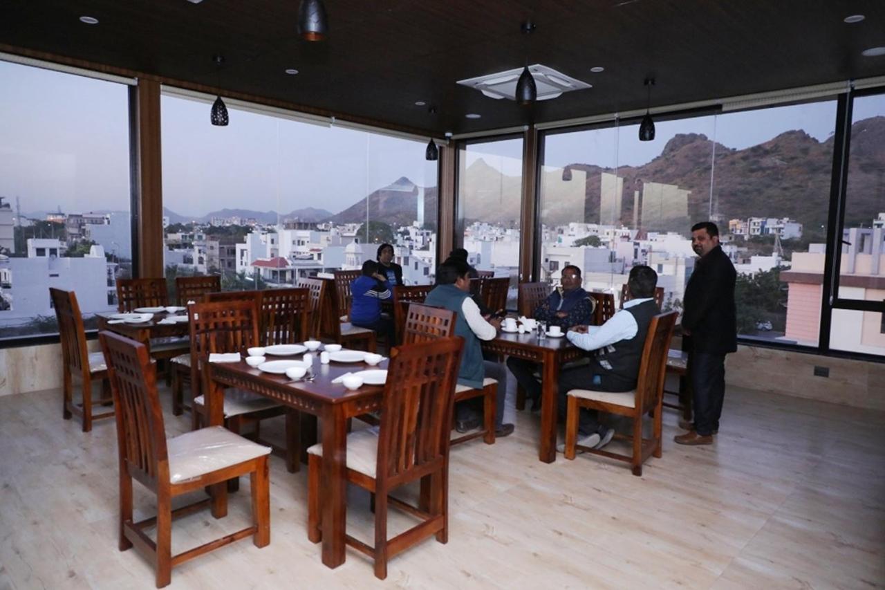 Pine Regency - Aravali'S Peak View Hotel Udaipur Kültér fotó