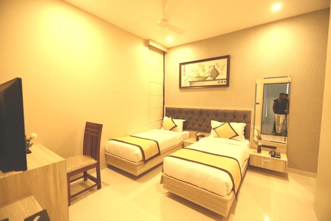 Pine Regency - Aravali'S Peak View Hotel Udaipur Kültér fotó