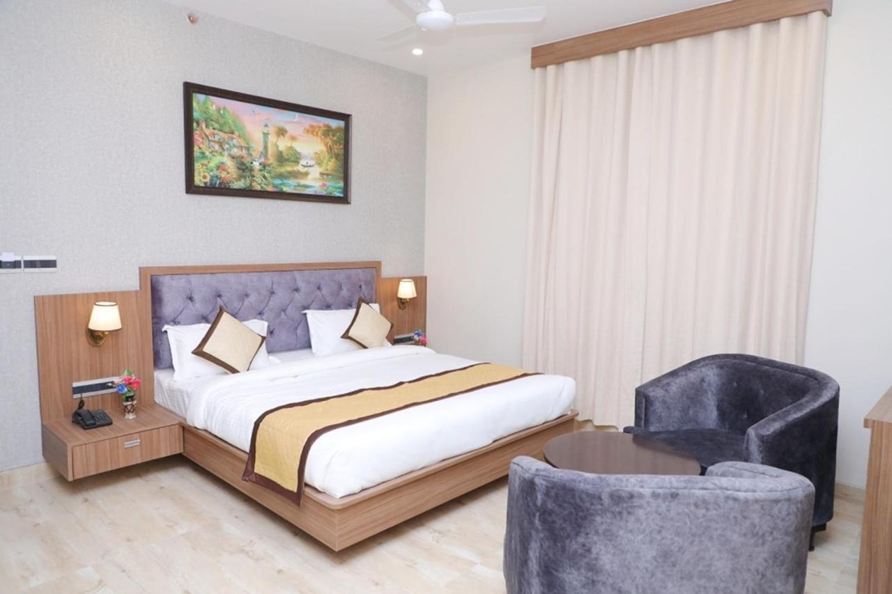 Pine Regency - Aravali'S Peak View Hotel Udaipur Kültér fotó