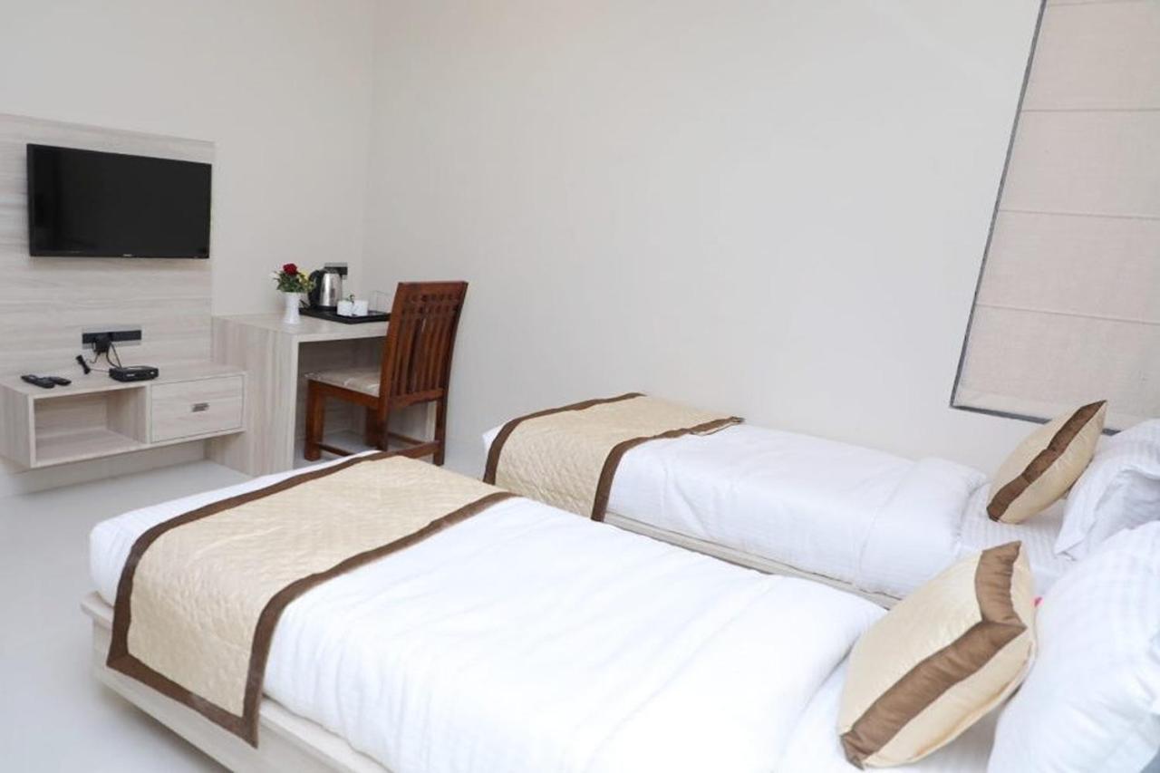 Pine Regency - Aravali'S Peak View Hotel Udaipur Kültér fotó