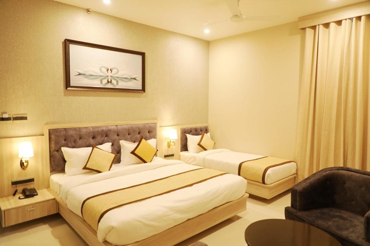 Pine Regency - Aravali'S Peak View Hotel Udaipur Kültér fotó